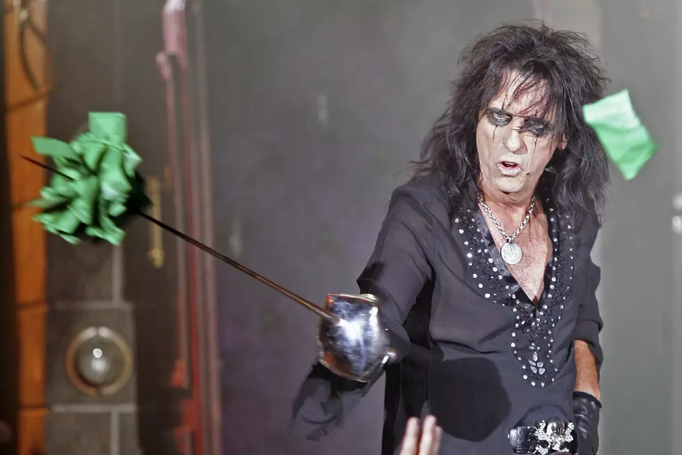 Alice Cooper Recalls Stabbing Himself With Errol Flynn’s Sword