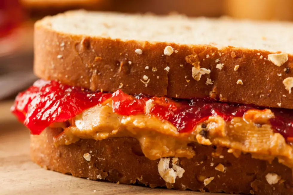 What’s the RIGHT Way to Make a PB&J?